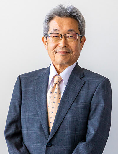 教授・学長 西川 隆蔵