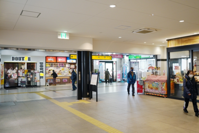 泉北高速鉄道「泉ヶ丘」駅から