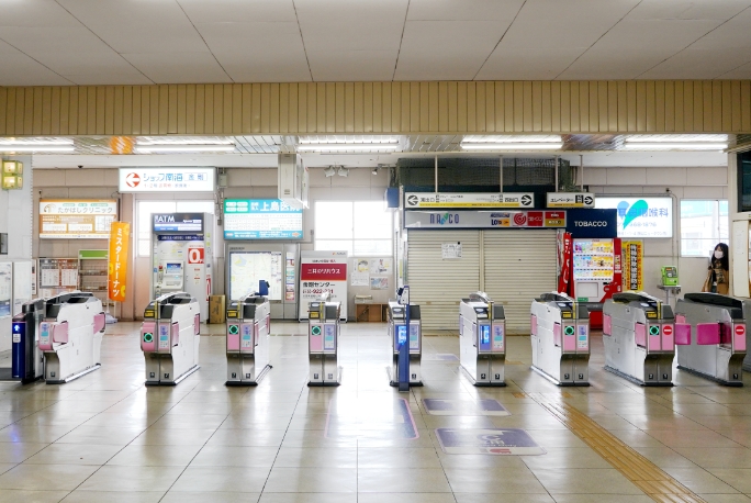 南海高野線「金剛」駅から