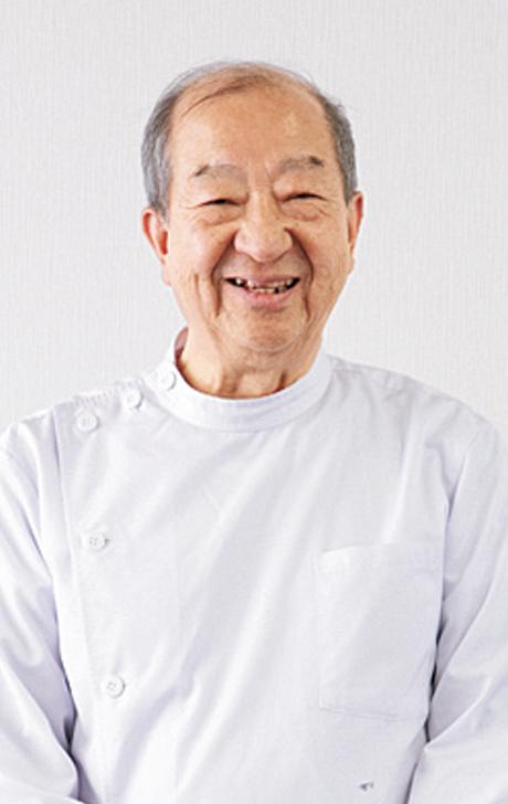 津田 謹輔