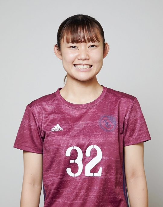 余根田 彩香