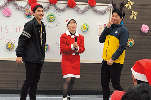 キャリア英語学科のクリスマスパーティー